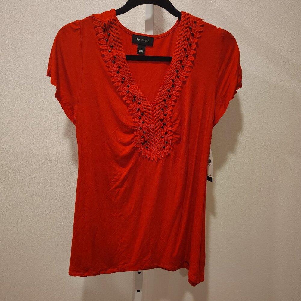AB Studio Women's Red Top Size Large NWT Deep V-Neck Short Sleeve Beads